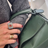 Anillo mujer gris con agata miel