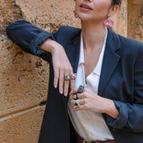 Anillo grande marrón con malaquita