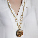 Collier long en chaîne d'argile