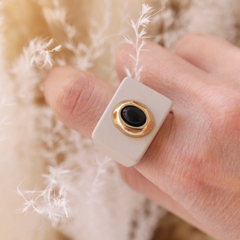 Anillos bisutería grandes beige con Onix