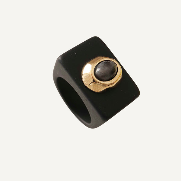 Anillo mujer negro con labradorita
