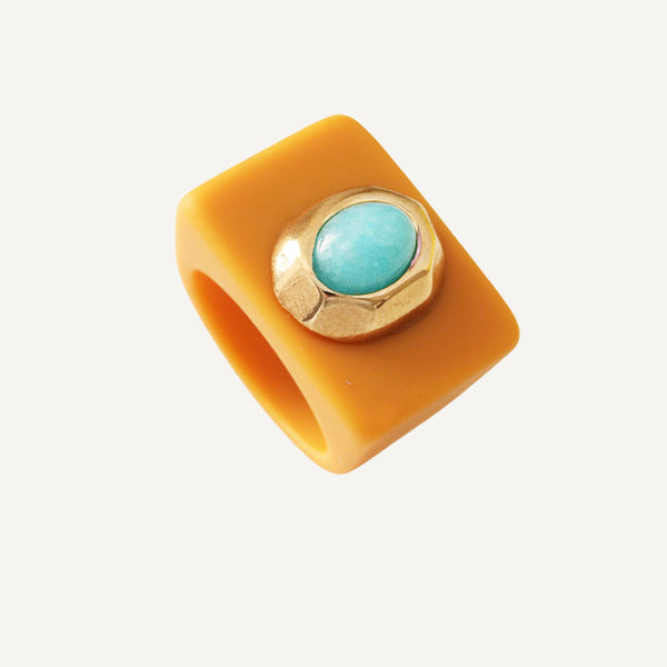 anillo grande color mostaza para mujer con piedra natural turquesa