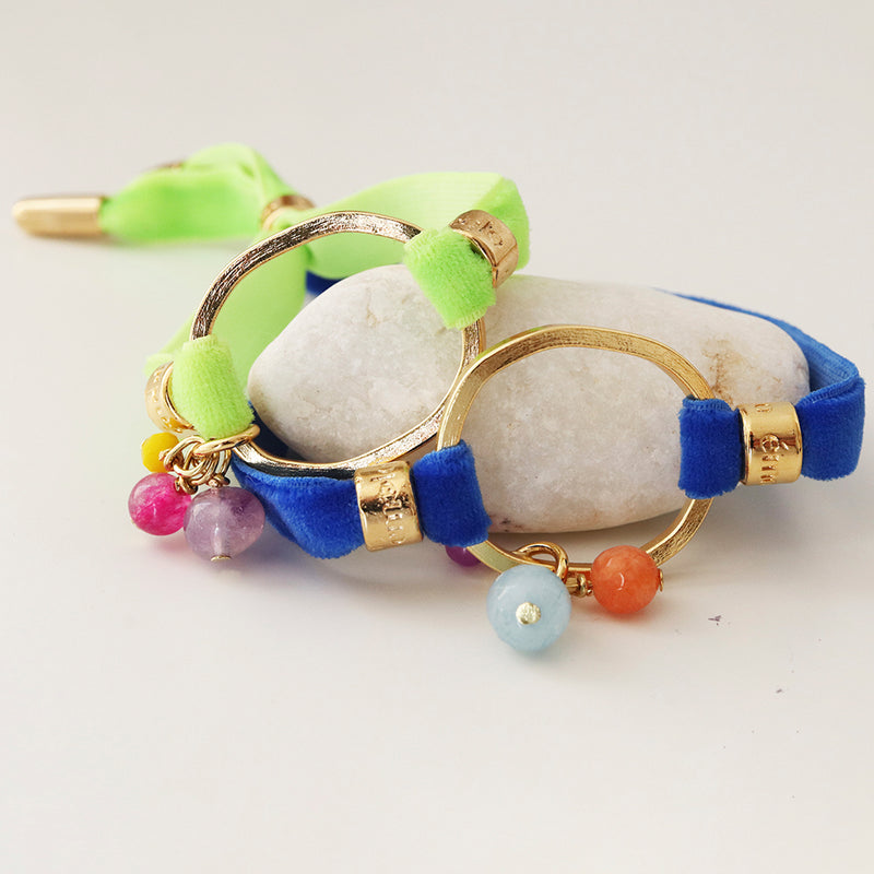 pulsera elástica ajustable para mujer color azul klein