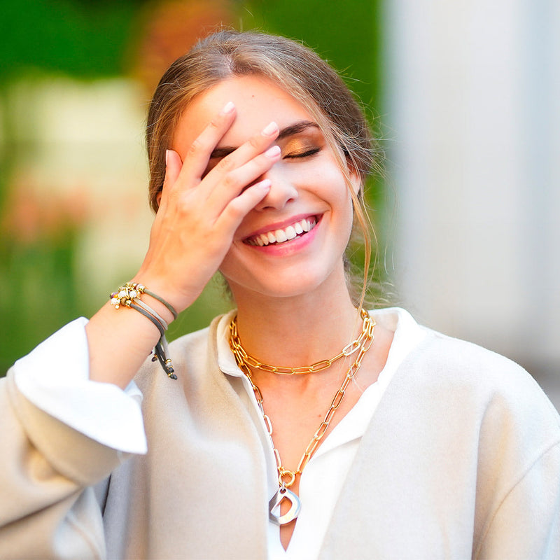 Collares largos elegantes Letter Largo – ÉMOLO